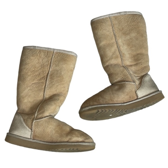 UGG CLASSIC TALL BEECHWOOD BOOTS, SIZE 7 - Picture 6 of 8